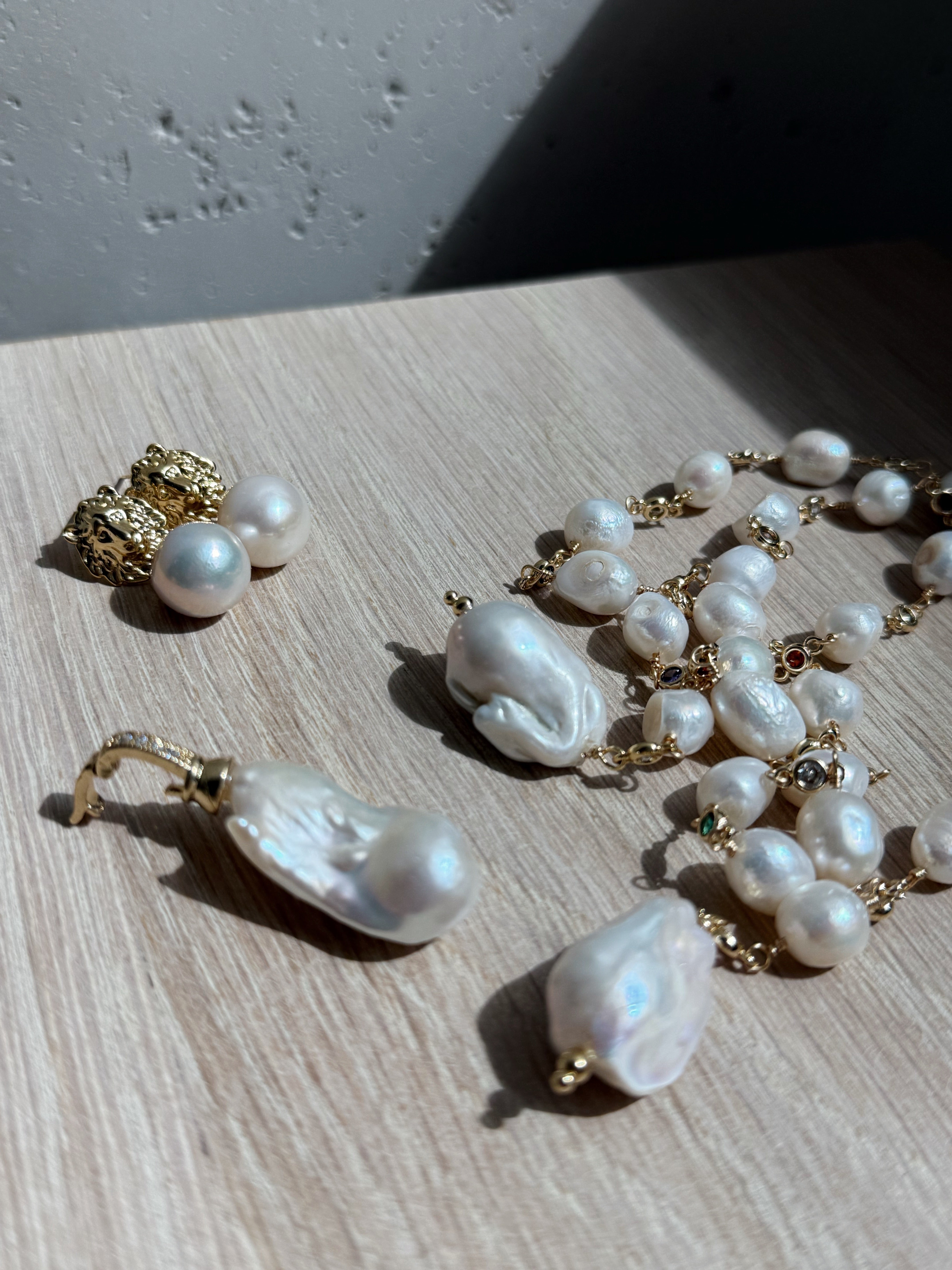 Lasso Pearl Lariat Necklace