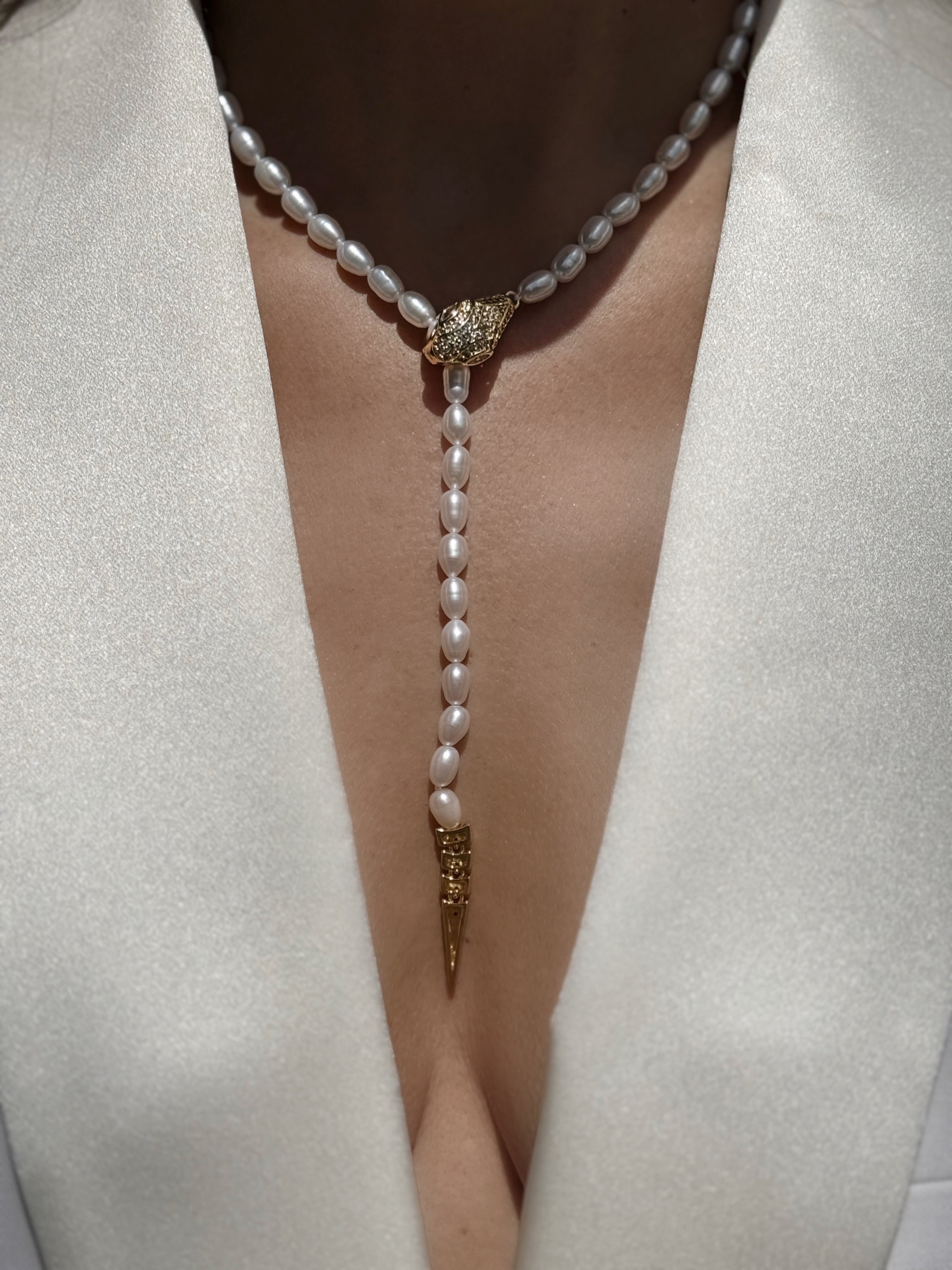 Snake Pearl Lariat