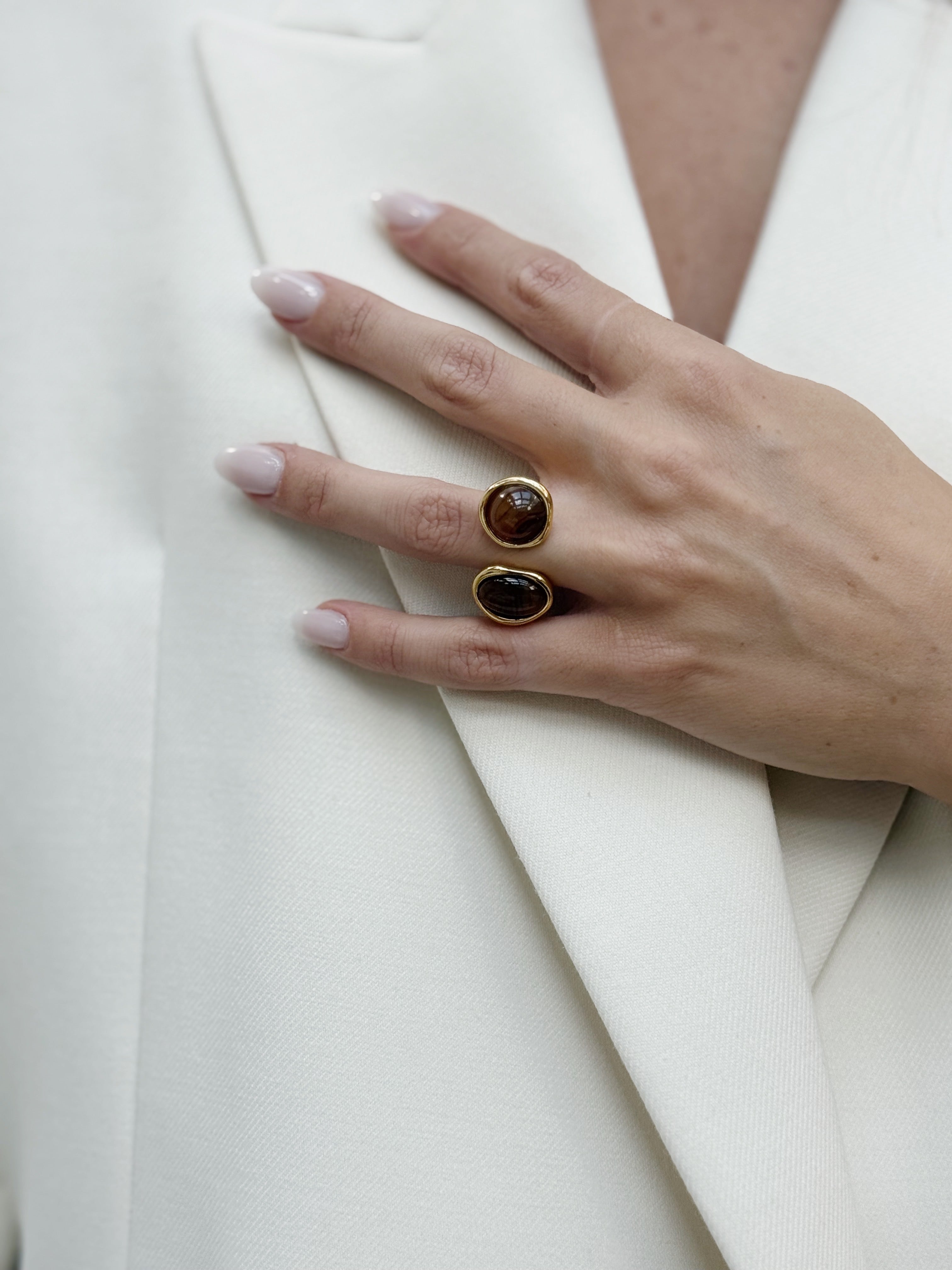 2 Dots Maroon Ring