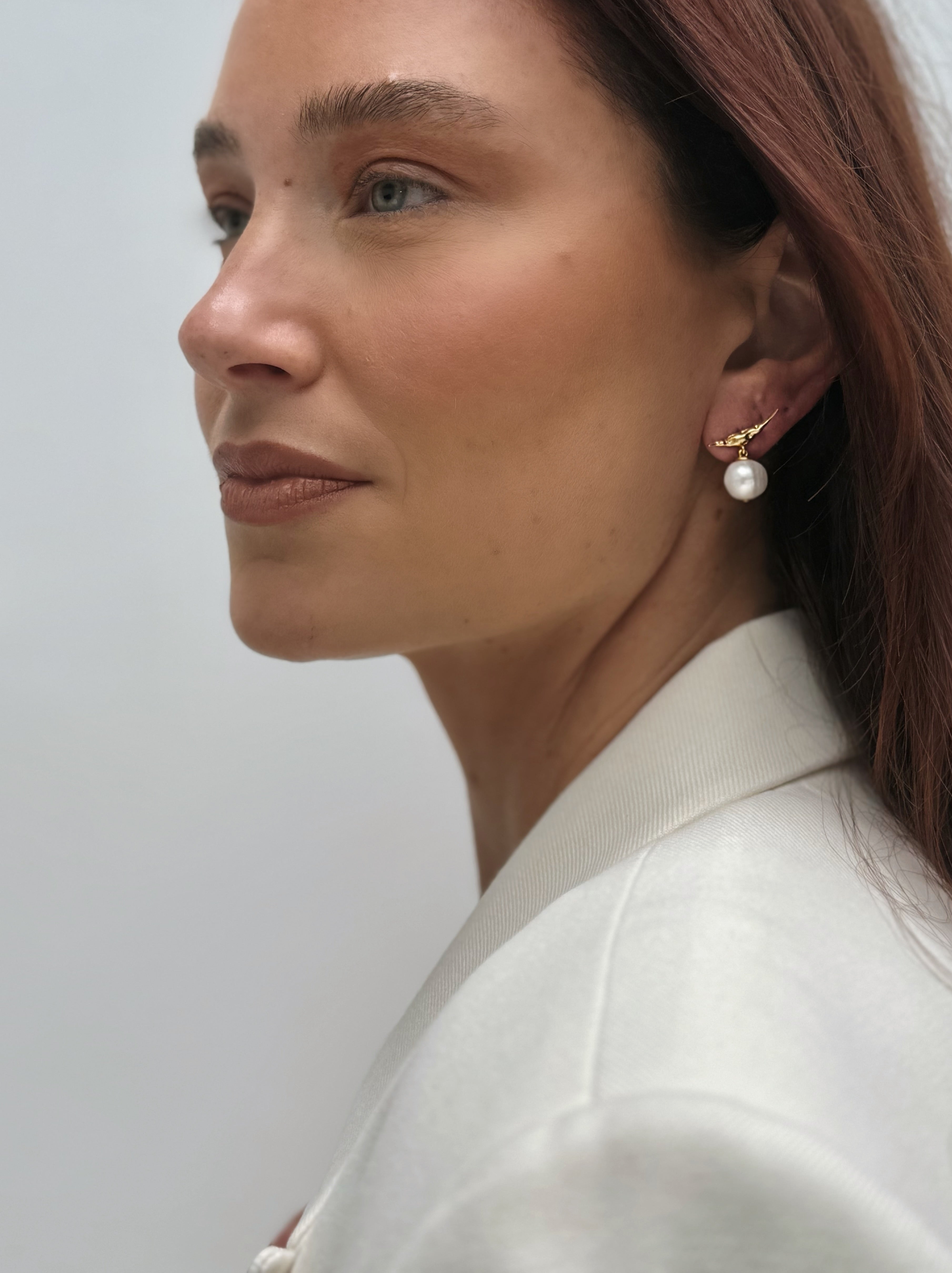 Bow Pearl Stud Earrings