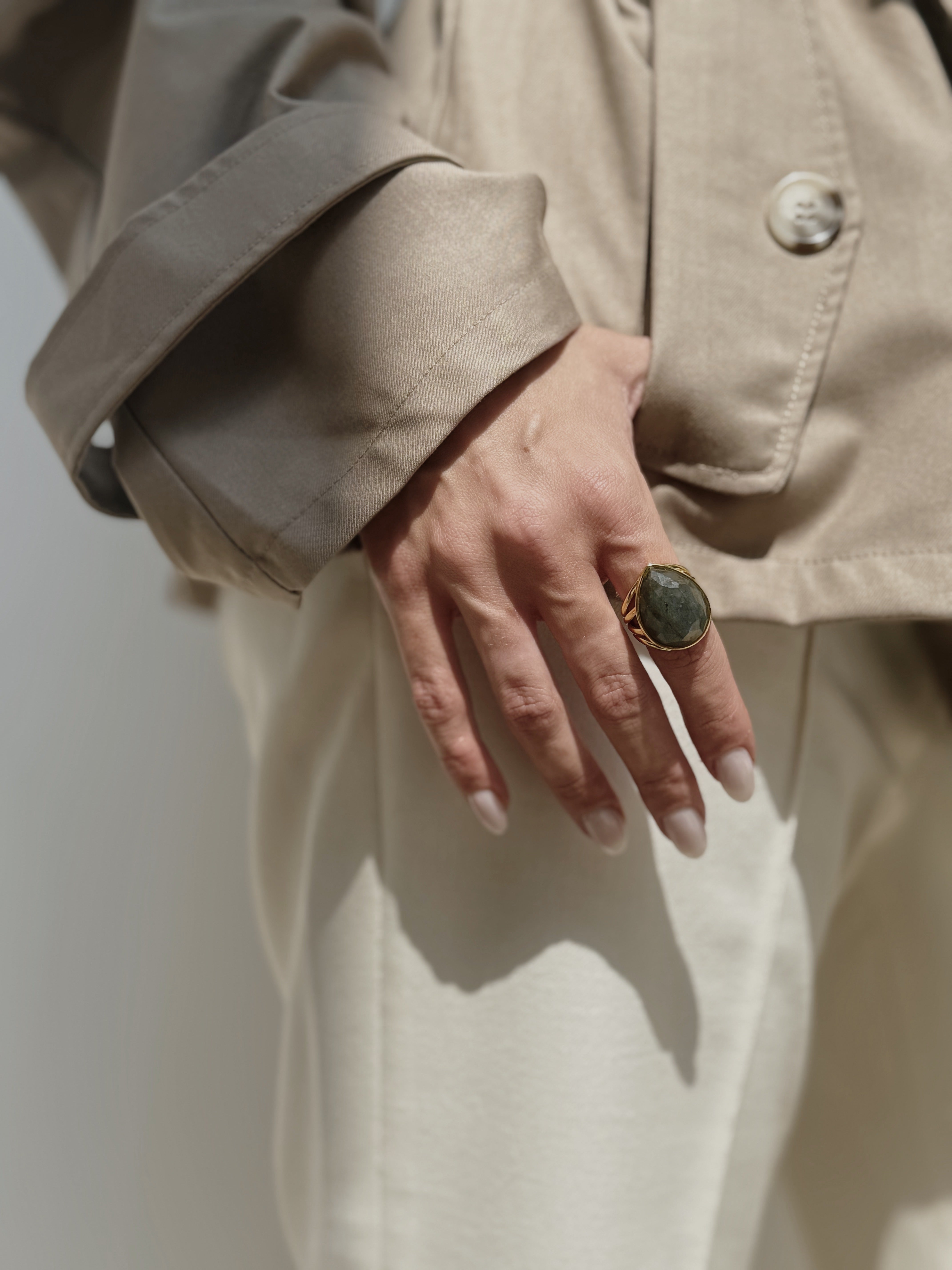 Dewdrop Labradorite Ring