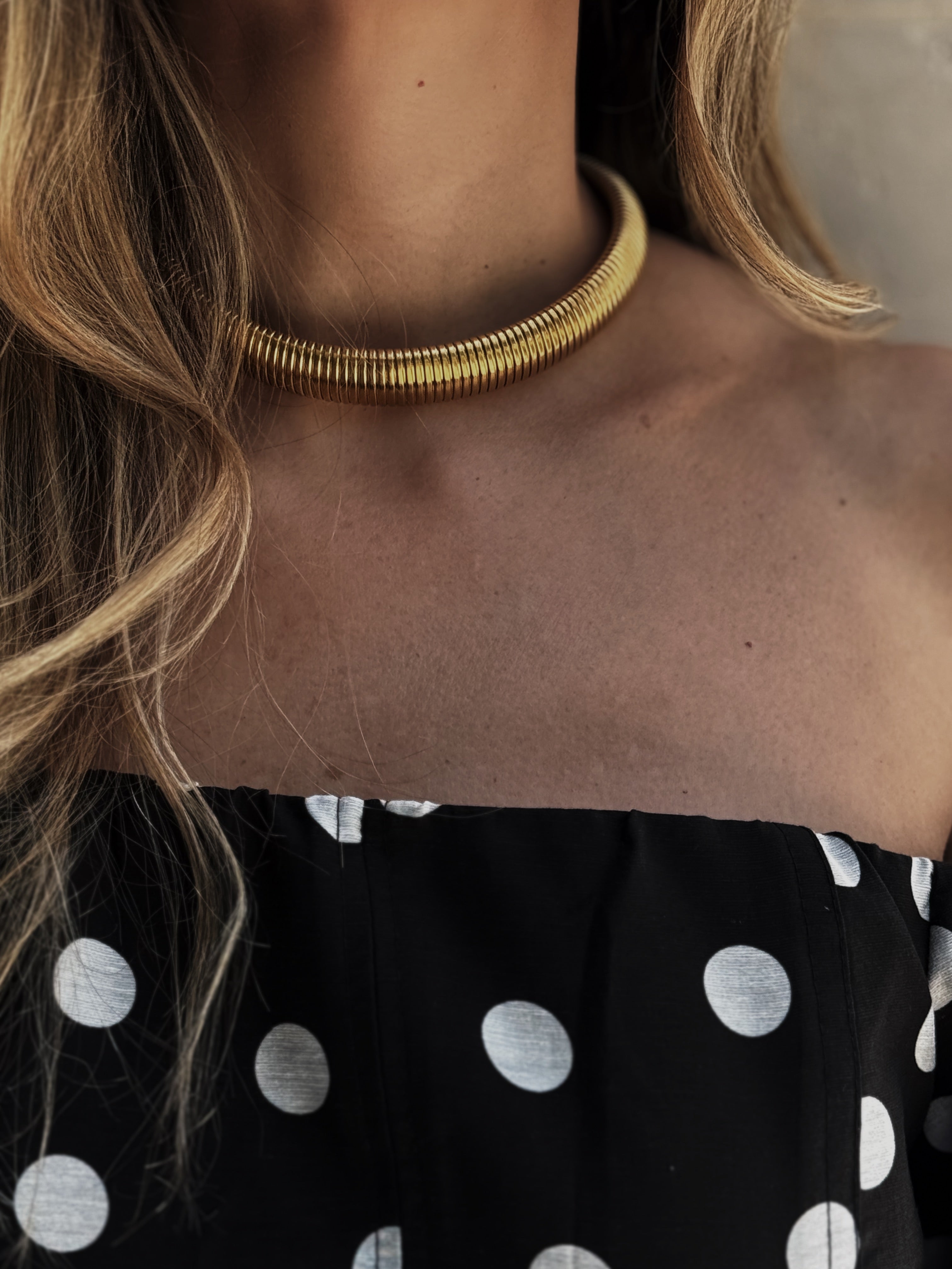 Omega Choker