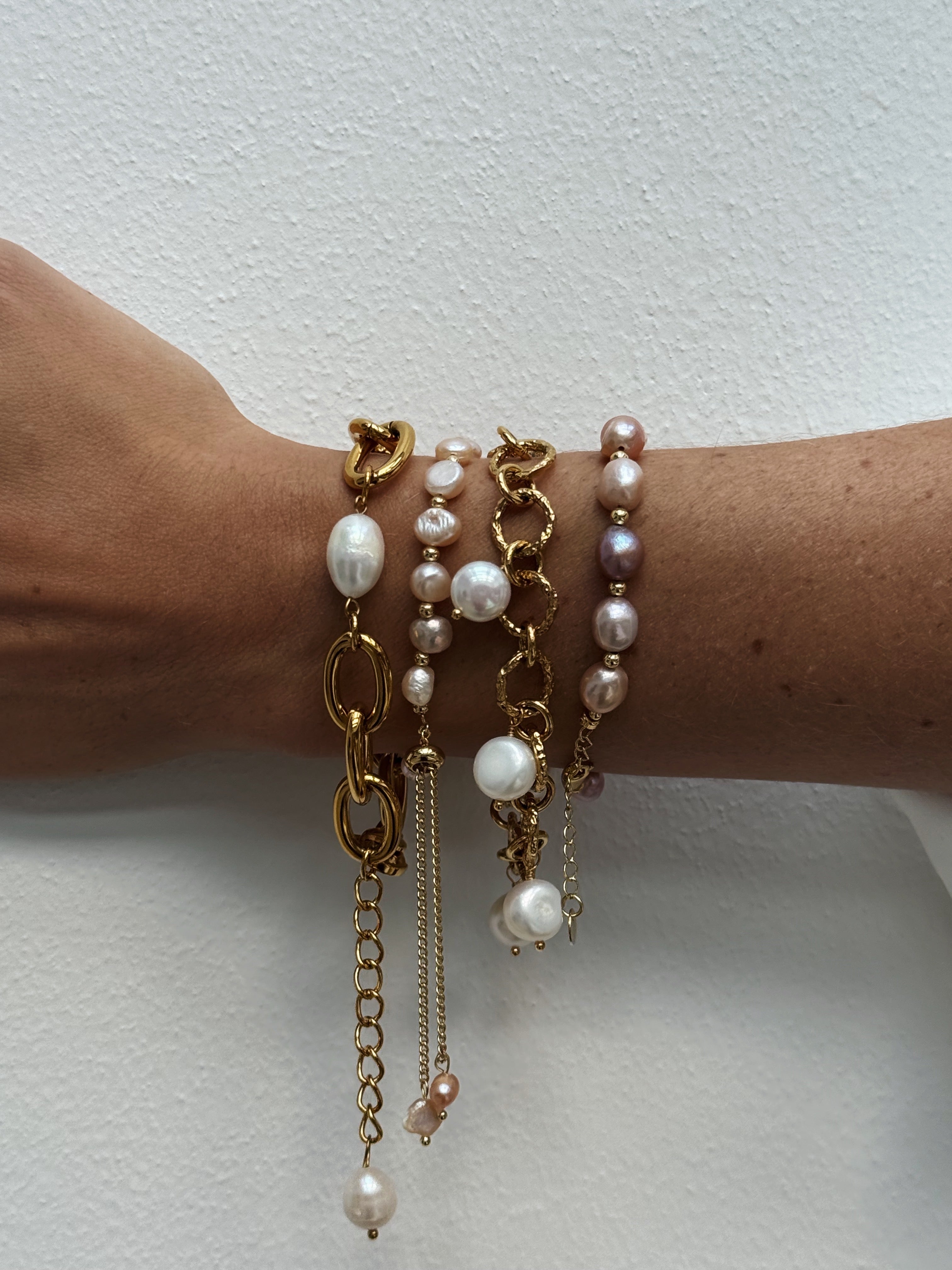Clasp Pink Pearl Bracelet
