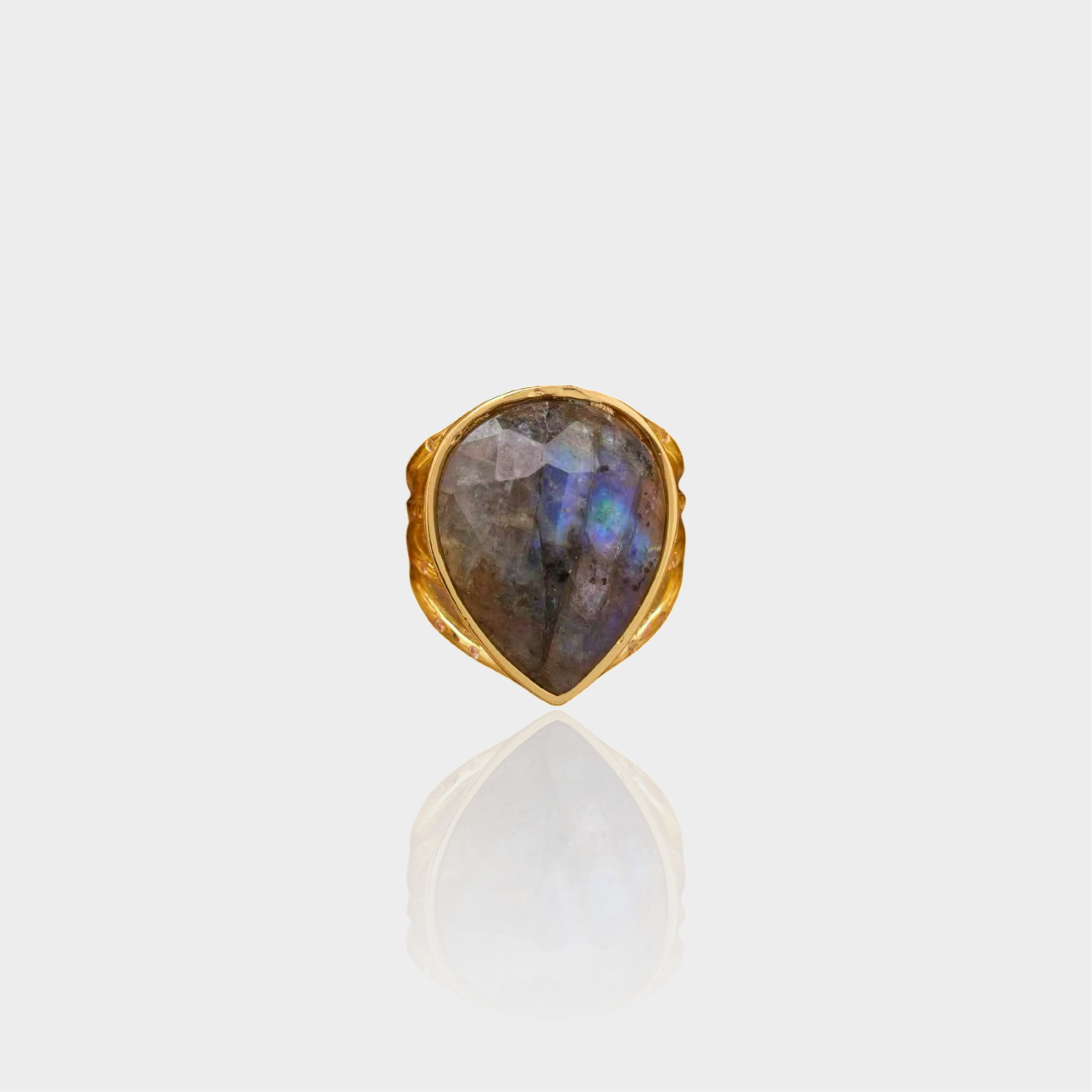 Dewdrop Labradorite Ring